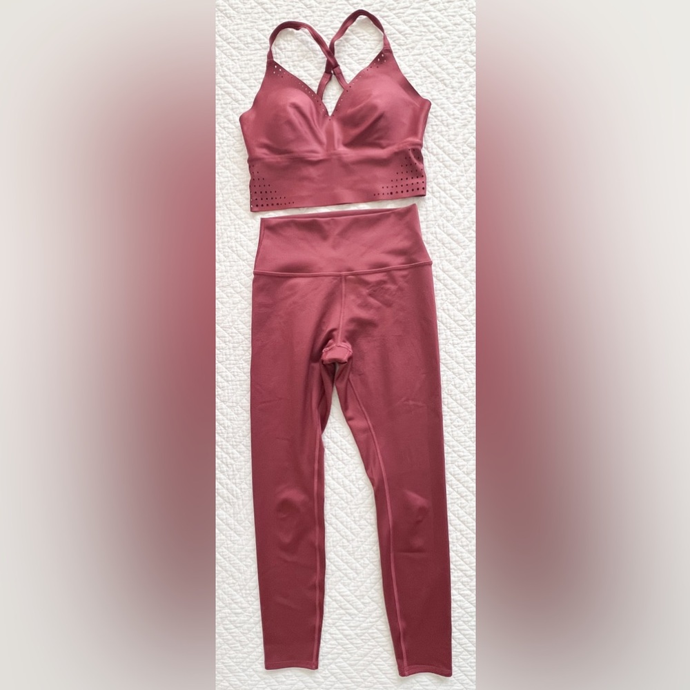 Alo Airlift Laser Cut Speedy bra tank and 7/8 leggjng